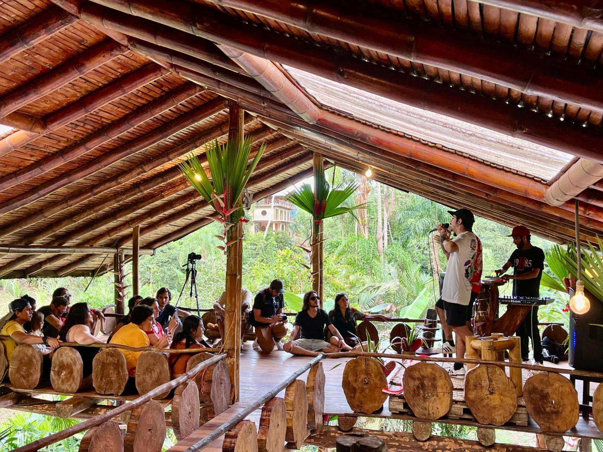 Wisdom Forest Lodge เตนา ภายนอก รูปภาพ